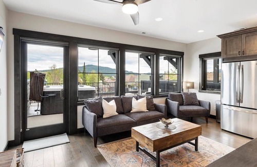 Whitefish Condo | Chic Downtown Whitefish Condo with Private Hot Tub