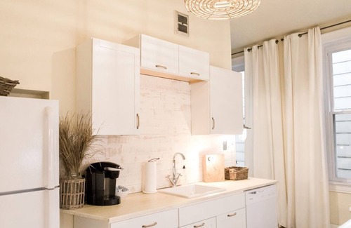 Mount Adams Apartment | Close to Reds stadium, Riverbend, The Ark, Creation Museum