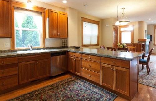Hood River House | Columbia West 30 day minimum