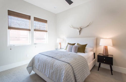 Bloomington Condo | Condo ∙ 3 bedrooms ∙ 10 guests