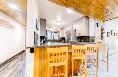 Big Sky Condo | Condo near Big Sky Mountain Village with shared tennis & views of Lone Peak