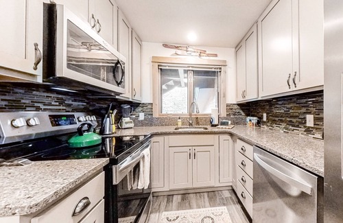 Big Sky Condo | Condo near Big Sky Mountain Village with shared tennis & views of Lone Peak