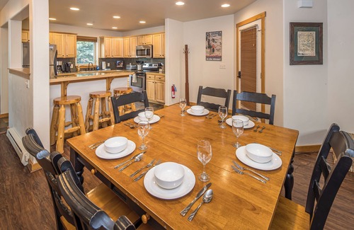 Big Sky House | Condo w/private hot tub close to Big Sky Resort & Town Center | Comfort Awaits At Deer Run