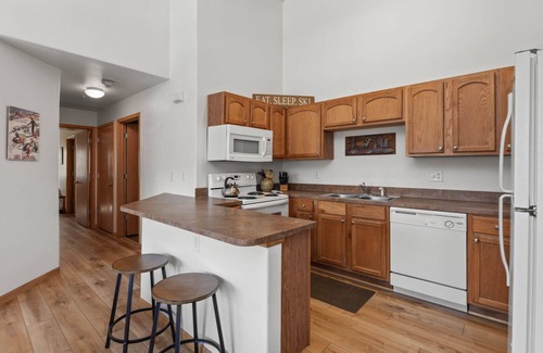 Steamboat Springs Condo | Convenient Location & Great Prices, Private Washer/Dryer, Garage