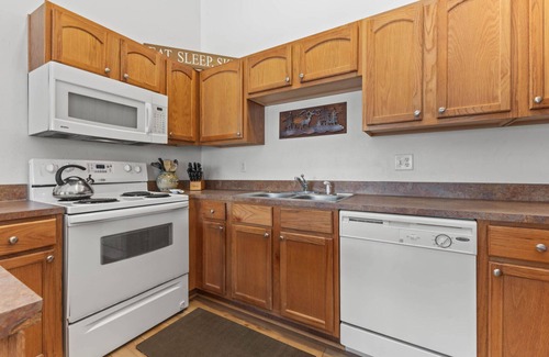 Steamboat Springs Condo | Convenient Location & Great Prices, Private Washer/Dryer, Garage