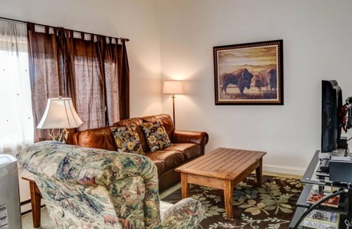 Downtown Bozeman Condo | Conveniently located in Bozeman w/vintage features - Let the Sun Shine on Main Street!