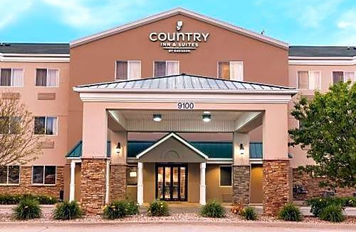 Cedar Rapids - Iowa City Hotel | Country Inn & Suites by Radisson, Cedar Rapids Airport, IA
