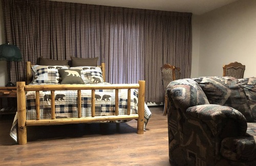 Ahsahka House | COUNTY LINE MOUNTAIN LODGE