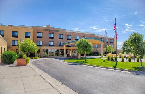 Moorhead Hotel | Courtyard Fargo Moorhead, MN
