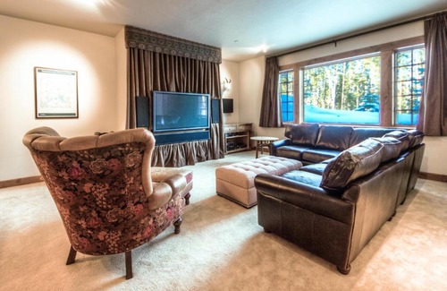 Big Sky Apartment | Cowboy Heaven Suites-Unit 2B