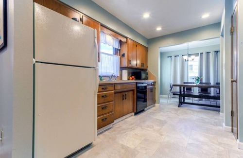 Garden District Apartment | Cozy CDA Retreat 4BR + Fire Pit -Weekly Deals