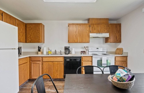 Columbia Falls House | Cozy Condo Close to Glacier Park & Whitefish