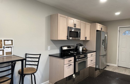 Mentor Headlands House | Cozy cottage, fully remodeled, close to the beach, local wineries or night life!