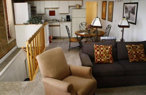 Downtown Bozeman Condo | Cozy home in historic Downtown Bozeman w/great location - Gracious Urban Abode on Main Street!