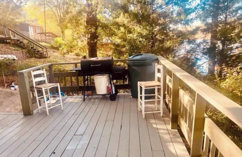 Stemley Cabin | Cozy Talladega Lakefront Home with Amazing views