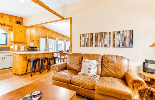 Estes Park Cabin | Cozy waterfront river cabin with mountain views, and a hot tub - dog friendly