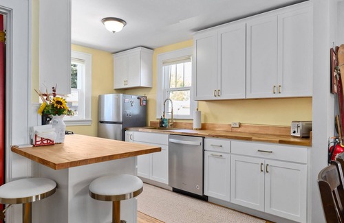 Red Lodge House | Dog Friendly with Hot Tub - Alpine Adventure