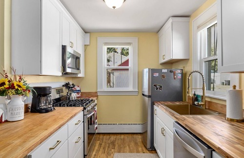 Red Lodge House | Dog Friendly with Hot Tub - Alpine Adventure