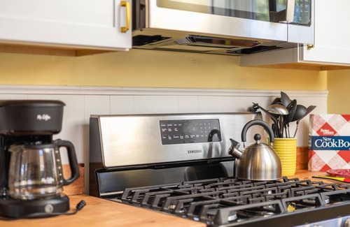 Red Lodge House | Dog Friendly with Hot Tub - Alpine Adventure