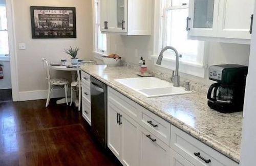 Cody House | Downtown Farmhouse, pet friendly, charming updated home, walking distance to historic downtown Cody