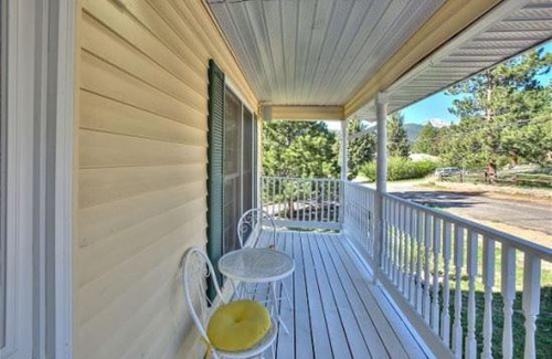 Estes Park House | Downtown Overlook