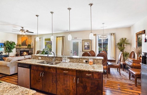 Hurricane House | Elegant and spacious home perfectly located to National Parks and more