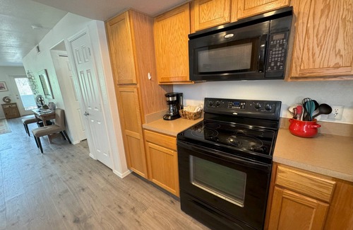 Tucson Condo | Enchanting 2 Bedroom First Floor with Picture Perfect Mountain View Windows!