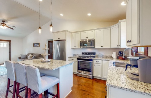 Sandpoint House | Enclosed Yard, Firepit, Grill - Downtown Sandpoint
