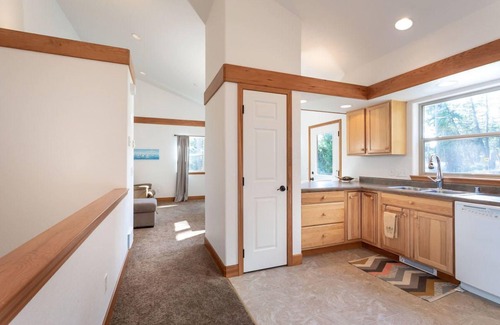 Angel Point House | Enjoy Flathead Lake! Brand New must see Dock!