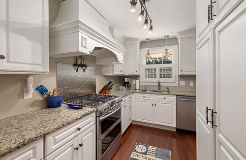 Saint Simons Island House | Excellent Location! Close to Restaurants, Shopping and Beach | Private large backyard | Community Pool Access