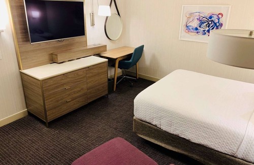 Downtown Columbus Hotel | Experience Soothing Stay! 3 Comfortable Units, Near Ohio Historical Center!