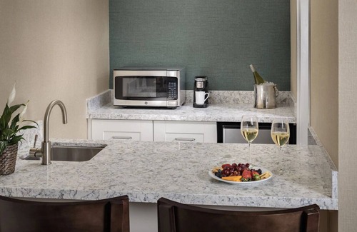 San Diego Hostel | Experience the best of San Diego! 4 Large Units with Bay View! FREE Parking!