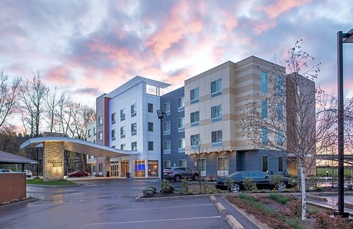Eugene Hotel | Fairfield Inn & Suites by Marriott Eugene East/Springfield