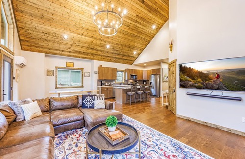 Ronald House | Family Memories!KidFrndly+HotTub GameRm-POOL ACCESS+FREE Nights