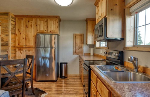 Dayton House | Farmhouse ∙ 1 bedroom ∙ 4 guests