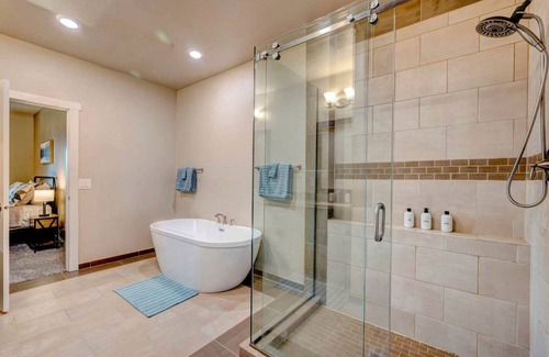 Sheridan House | Farmhouse ∙ 3 bedrooms ∙ 6 guests