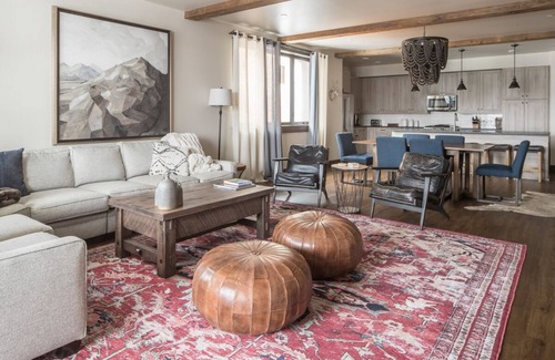 Big Sky Condo | Festive Availability! Ski-Chic Condo! Lone Peak Mountain View! Close to Big Sky