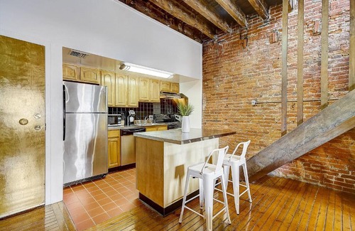 Old City Apartment | Frontdesk I Mariner's Court Apts Northern Liberties Philadelphia