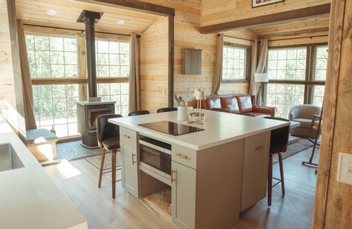 Essex Cabin | Glacier Cabin, Hot Tub, Stunning views, RV Hookup