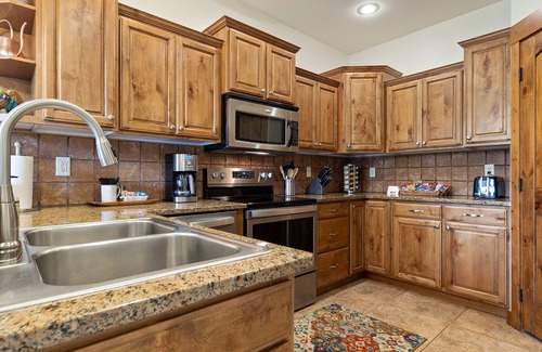 Driggs Condo | Grand View Condo with view of the Tetons - Sleeps 7