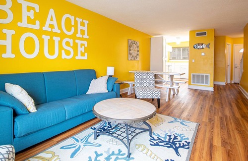 Biloxi Condo | Great 2 BR close to KAFB & we accept per diem! MAXIMUM 4 PEOPLE AT ANY TIME!