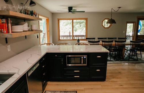 Columbia Falls House | Grizzly Bear Lodge - Your Glacier Get-a-way