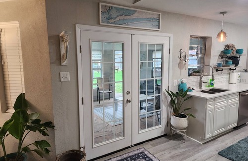 Texas City House | H20 Paradise.Waterfront and close to Galveston beach!
