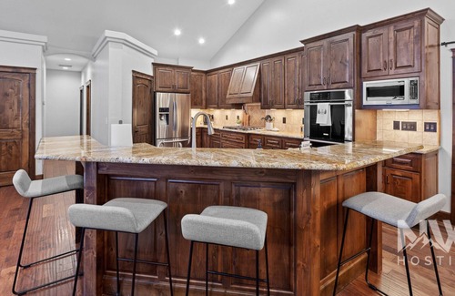 Hayden View Estates House | Hayden Lake Waterfront | 6 Adults 6 Kids w/Hot Tub