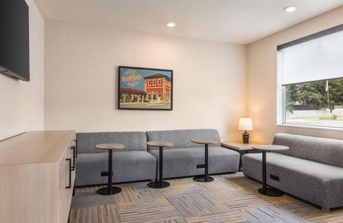 Livingston Hotel | Hotel ∙ 2 bedrooms ∙ 127 guests