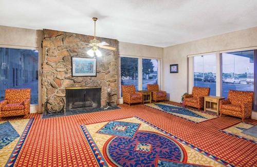 Laramie Hotel | Hotel ∙ 4 guests
