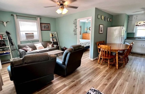 Hot Springs House | House ∙ 1 bedroom ∙ 10 guests