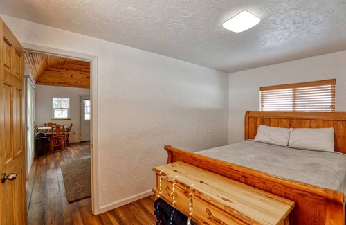 Saddlestring House | House ∙ 2 bedrooms ∙ 4 guests