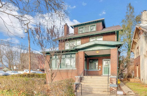 Wilkinsburg House | House ∙ 3 bedrooms ∙ 6 guests