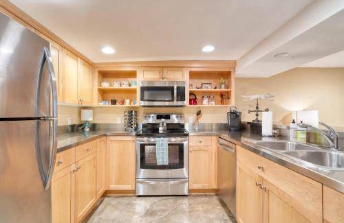 Goose Hollow House | House ∙ 4 bedrooms ∙ 9 guests